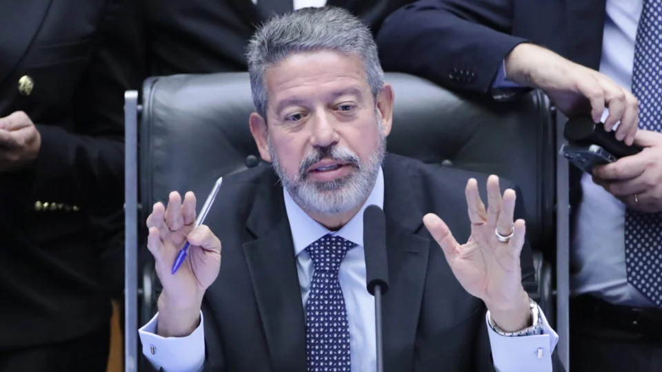 Lira afirma não ter opinião sobre a decisão do STF