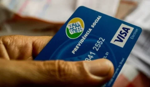 INSS paga segunda parcela do 13º a quem recebe acima do mínimo