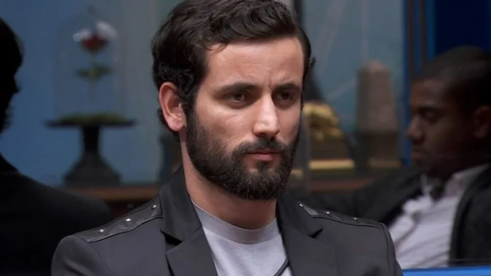 Internautas descobrem que Matteus entrou na faculdade como ‘preto’; entenda