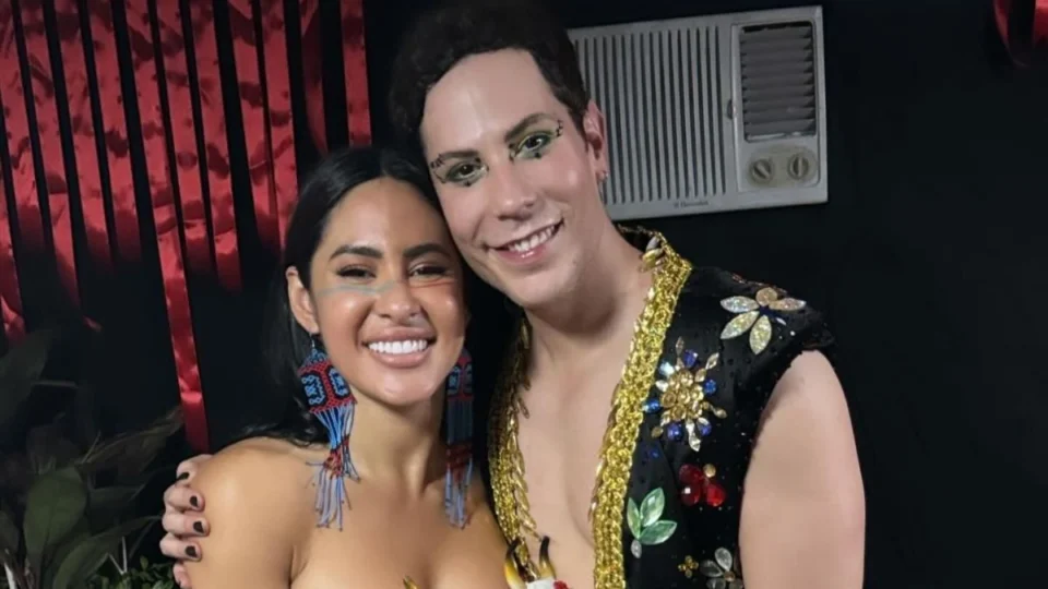 Isabelle Nogueira mostra ‘lado Rebelde’ em foto com Christian Chávez