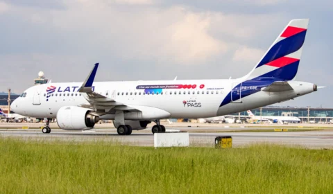 Latam é obrigada a pagar R$ 30 mil após morte de cachorro em voo
