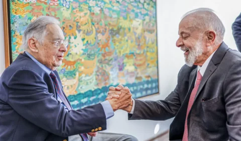 Lula visita FHC, Noam Chomsky e Raduan Nassar em São Paulo