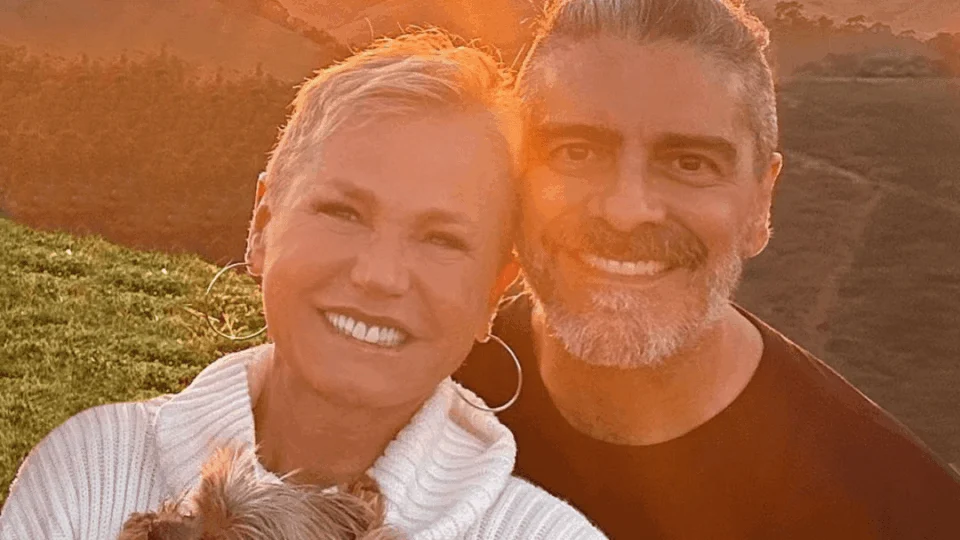 Marido de Xuxa é pego ‘flertando’ com outra mulher; confira prints