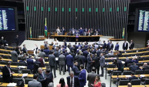 Câmara aprova MP que destina R$ 1 bi para povo Yanomami e combate a garimpo ilegal