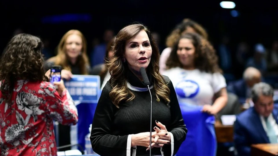 Senado aprova bolsa para apoiar alunos em universidades