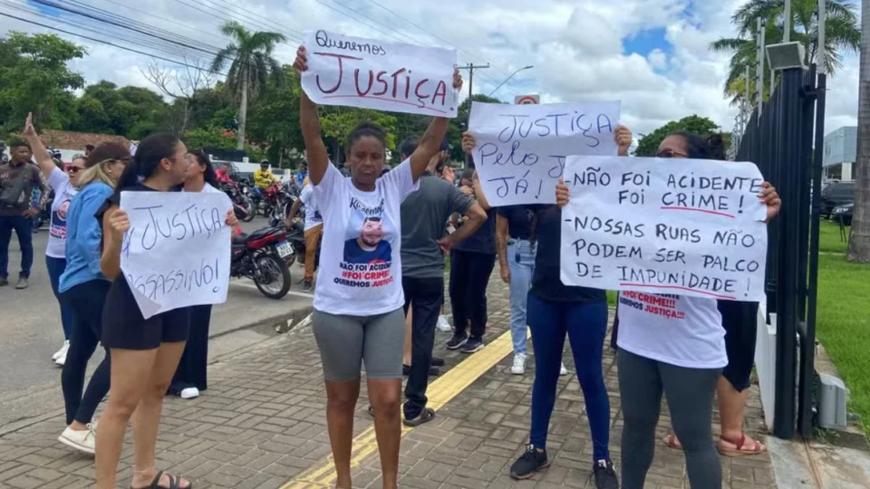 Boa Vista: protesto cobra prisão de policial penal que matou homem atropelado ao dirigir bêbado
