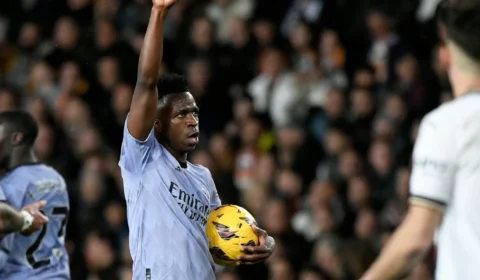 Espanha condena torcedores por racismo contra Vini Jr