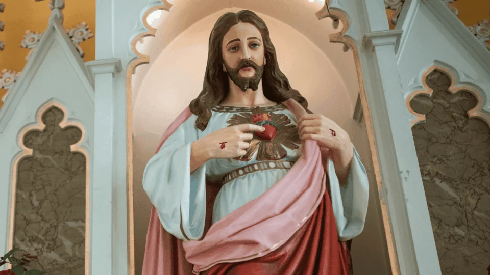 Sagrado Coração de Jesus: Papa anuncia extorsão apostólica sobre rito católico