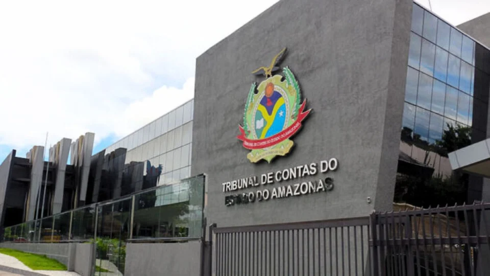 Desabamento no TCE-AM põe em risco segurança de conselheiros