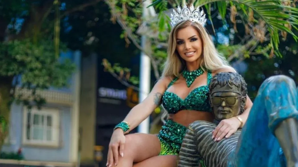 Camisa Verde e Branco anuncia primeira mulher trans como rainha de bateria da escola
