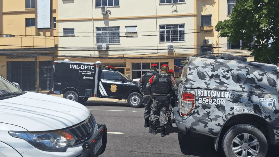 VÍDEO: tiroteio no Centro de Manaus deixa sargento do Exército e PM mortos