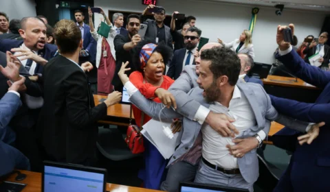 Janones chama Nikolas de ‘frouxo’, após tumulto na Câmara