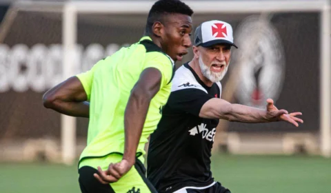 Vasco: Número de chances dos adversários liga sinal de alerta