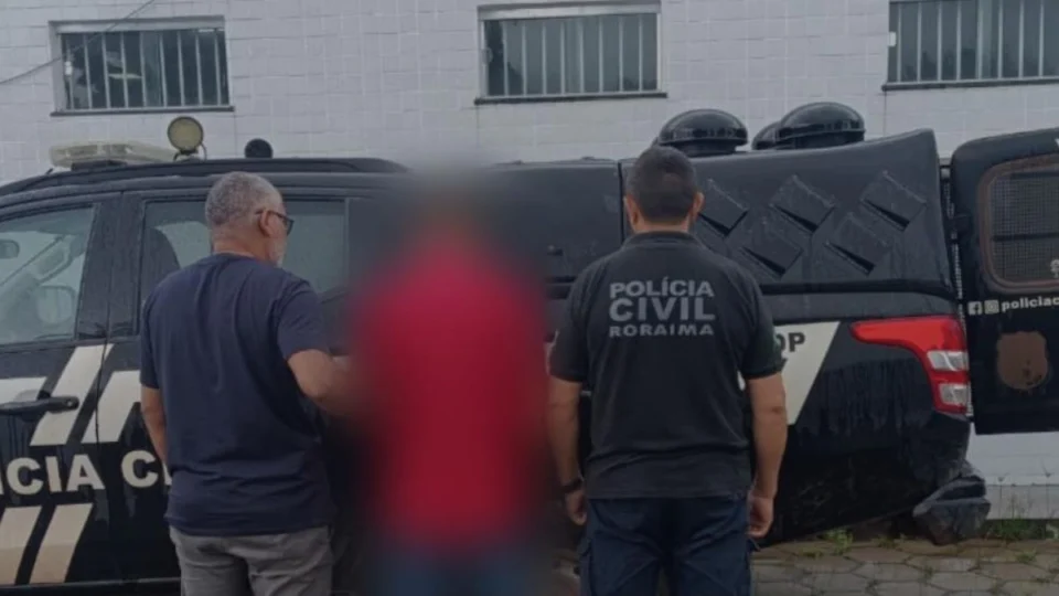 Polícia Civil prende venezuelano que tentava deixar o país com identidades falsas e mandados de prisão
