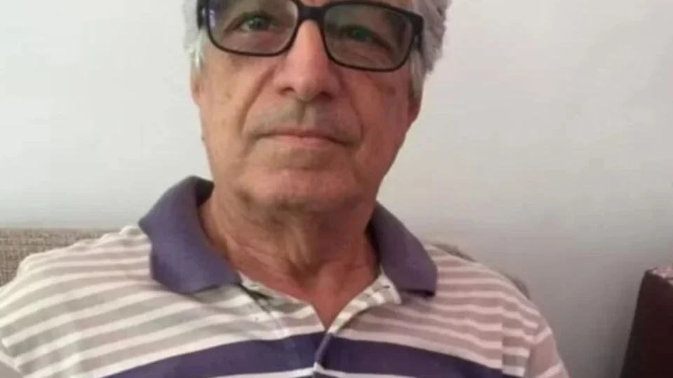 Vídeo mostra momento em que idoso leva voadora no peito antes de morrer