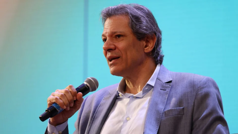 Haddad detalha redução de gastos para equilibrar contas