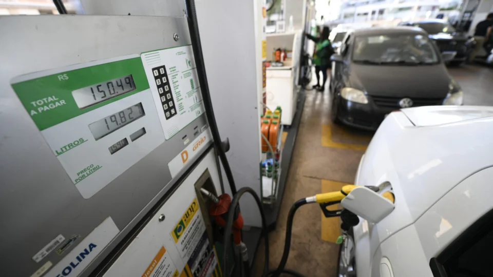 Gasolina e etanol vão aumentar de novo no DF