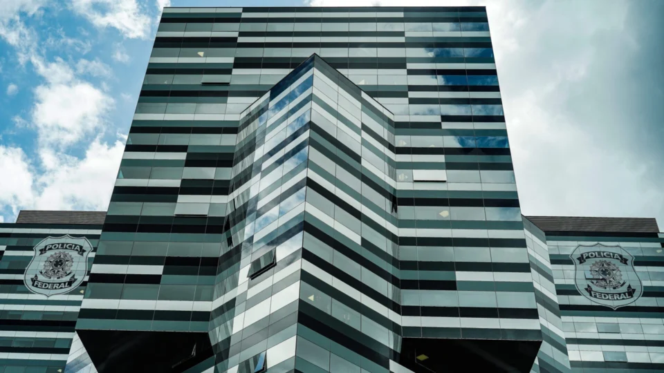 PF fará nova análise da lista de monitorados pela Abin