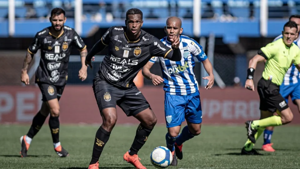 Amazonas empata com o Avaí e chega a 3 jogos de invencibilidade na Série B