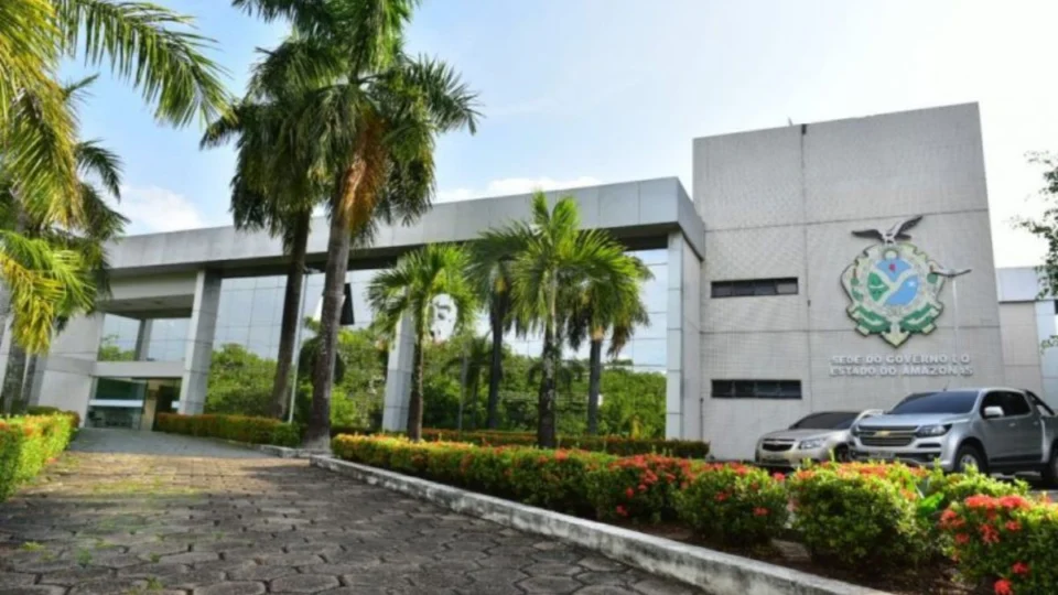 Antecipação do 13º para servidores vai injetar R$ 1 bilhão na economia do AM