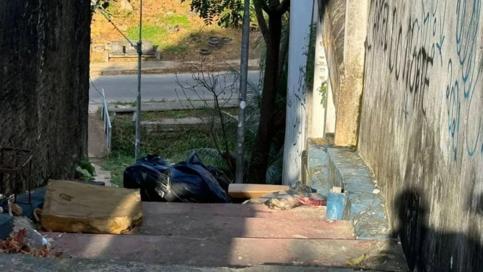 Corpo de homem é encontrado em escadaria no bairro Santo Agostinho em Manaus