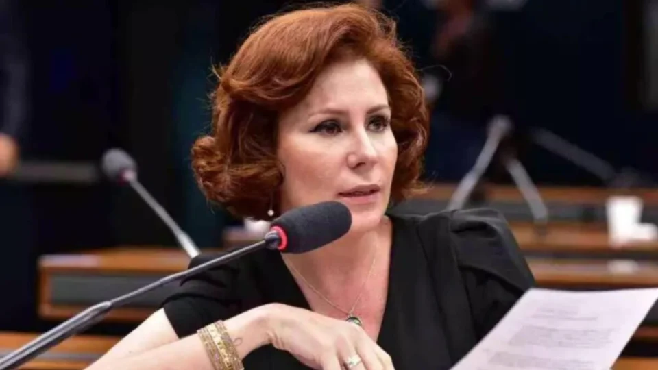 Carla Zambelli é alvo de nova investigação da PF