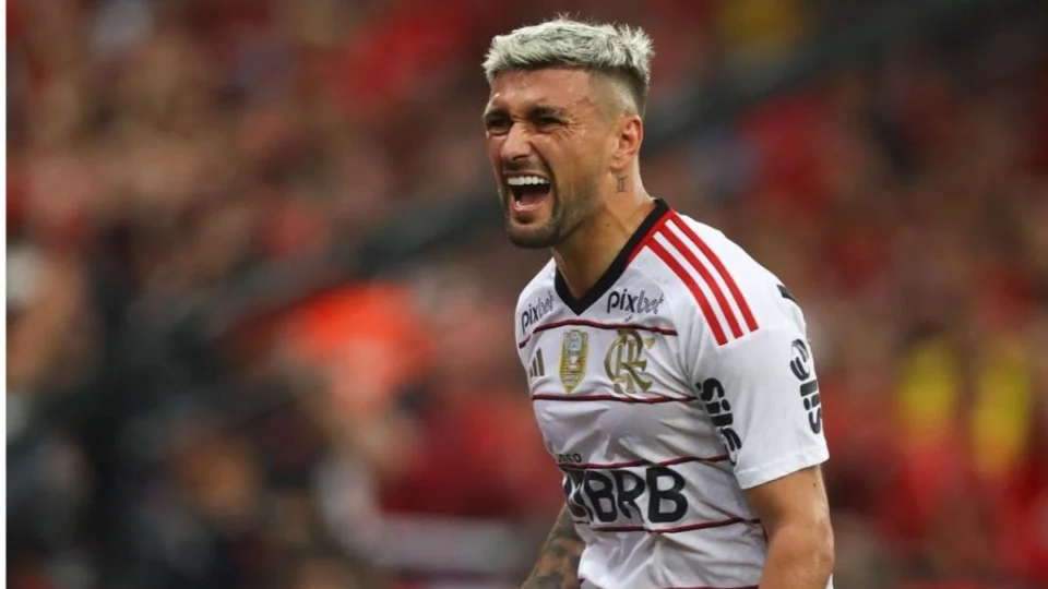 Arrascaeta consegue marca histórica com a camisa do Flamengo