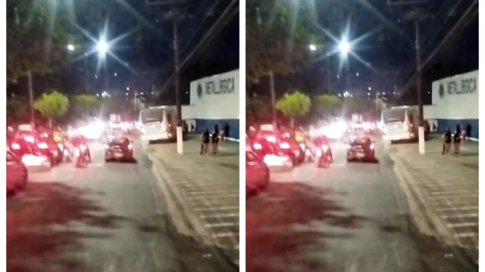 VÍDEO: grupo armado assalta ônibus e fere passageiros em Manaus