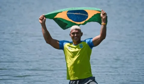 Olimpíadas 2024: veja os porta-bandeiras da cerimônia