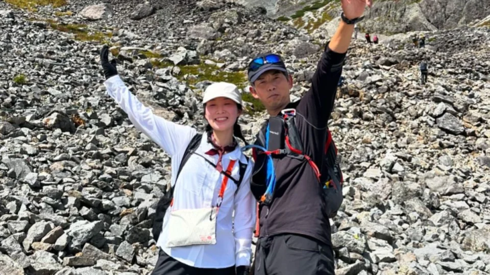 Casal de influencers morre de forma trágica no Japão