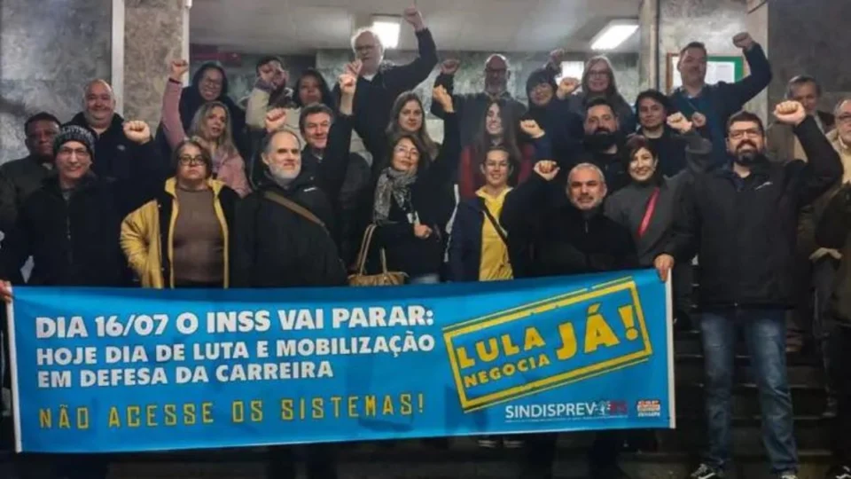 Greve no INSS: Servidores anunciam paralização   por tempo indeterminado