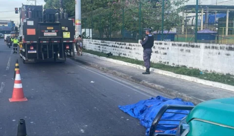 VÍDEO: Jovem tem cabeça esmagada por caminhão em Manaus