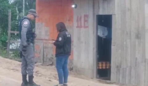 Homem é encontrado morto a facadas dentro da própria casa em Manaus