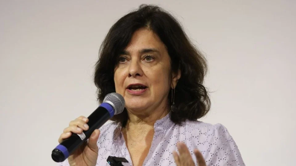 Amazonas deve receber ajuda durante seca, diz ministra da Saúde