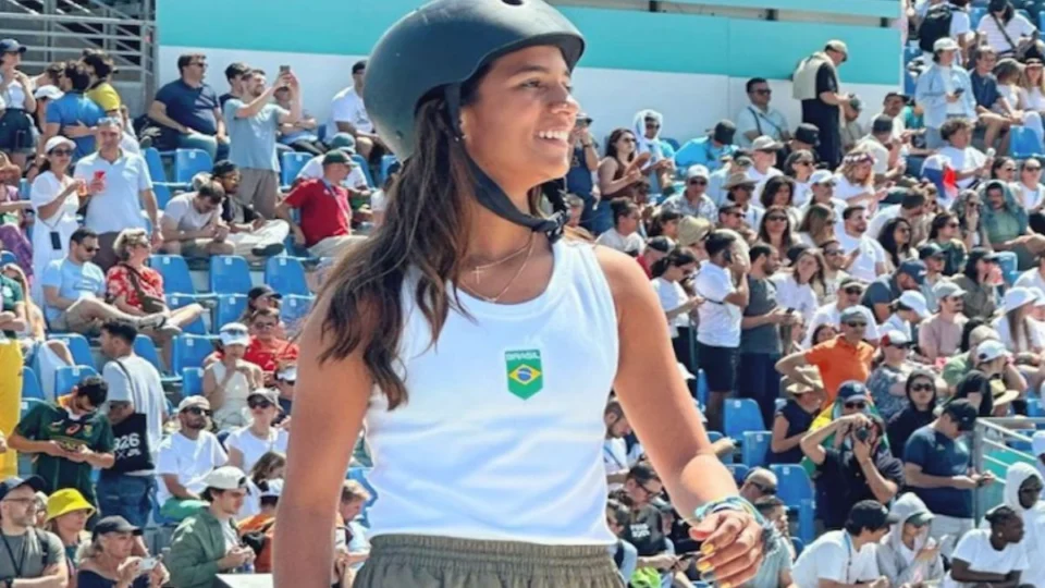 Olimpíadas 2024: Rayssa Leal bate recorde e garante vaga na final do skate street
