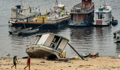 Seca extrema deve isolar 50% das comunidades da Amazônia