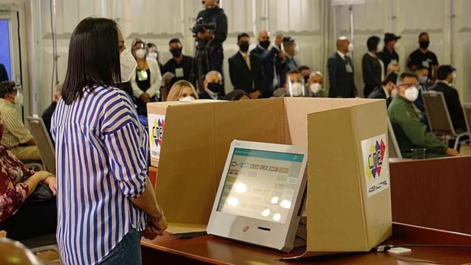 Venezuela usa urna eletrônica assim como no Brasil