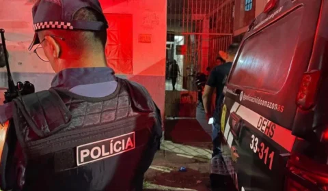 Vizinhos encontram homem morto dentro de kitnet em Manaus
