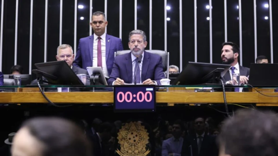 Reforma tributária: deputados aprovam texto-base