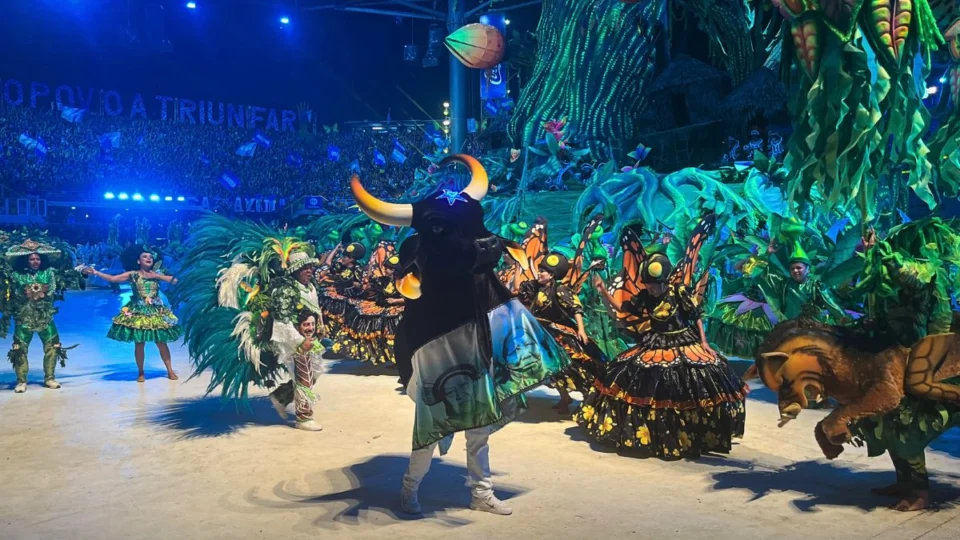 Festival de Parintins: Caprichoso inicia terceira noite com manifesto pela natureza