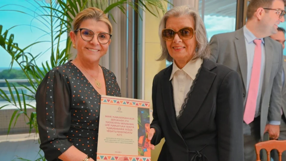 Carmen Lúcia visita Manaus e discute efeitos da seca nas eleições