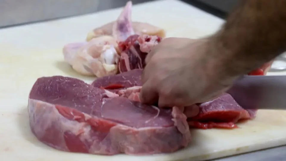 Lula promete enfrentar inflação para garantir carne mais barata; entenda a movimentação