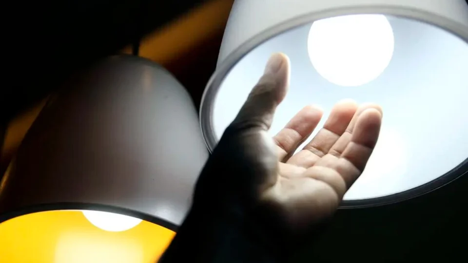 Conta de luz: consumidor pagará menos no mês de agosto