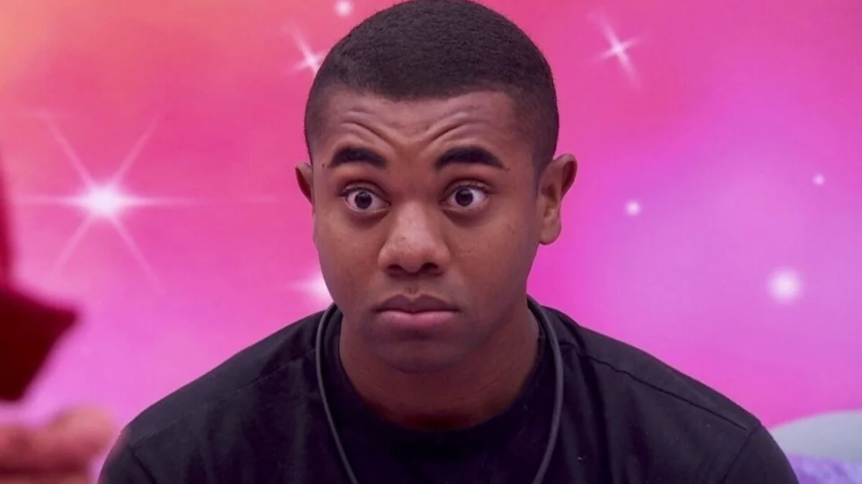 Fã de Davi xinga Tamires e revela supostos segredos do ex-BBB