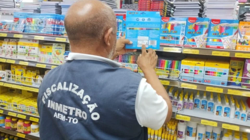 Materiais escolares: saiba como comprar com segurança