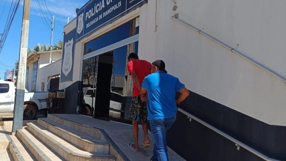 Foragido da justiça com tornozeleira é preso em Dianópolis