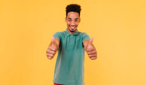 Homem mais feliz do mundo usa 2 palavras diariamente; veja quais