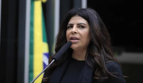 Deputada é condenada por usar verba pública para pagar empregado