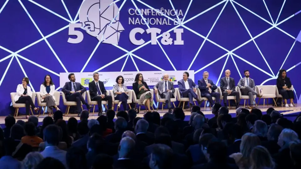 Lula recebe o Plano Brasileiro de Inteligência Artificial