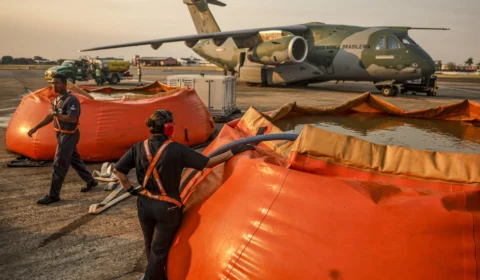 Incêndios no Pantanal: FAB já utilizou mais de 300 mil litros de água